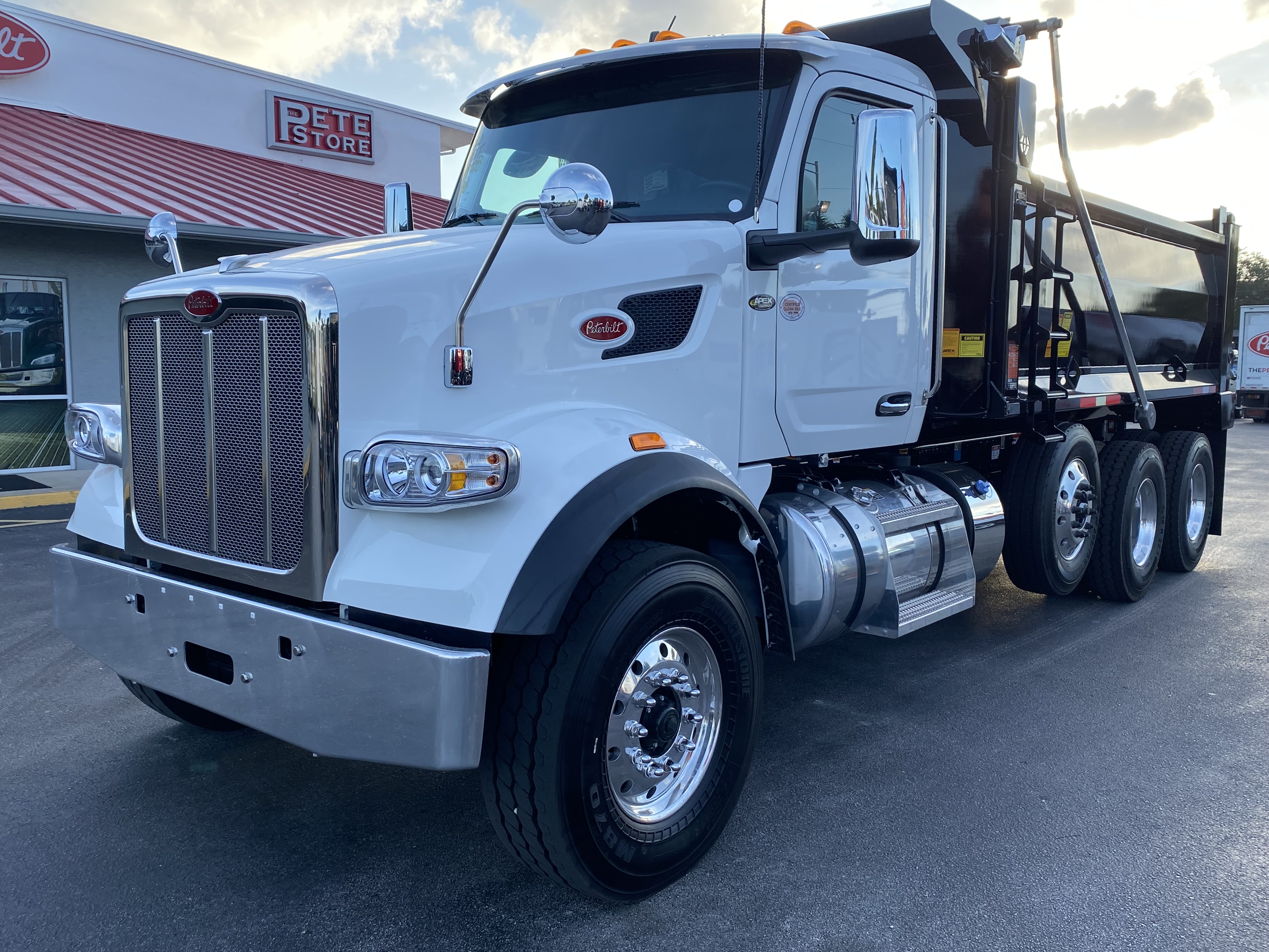 2026 Peterbilt 567