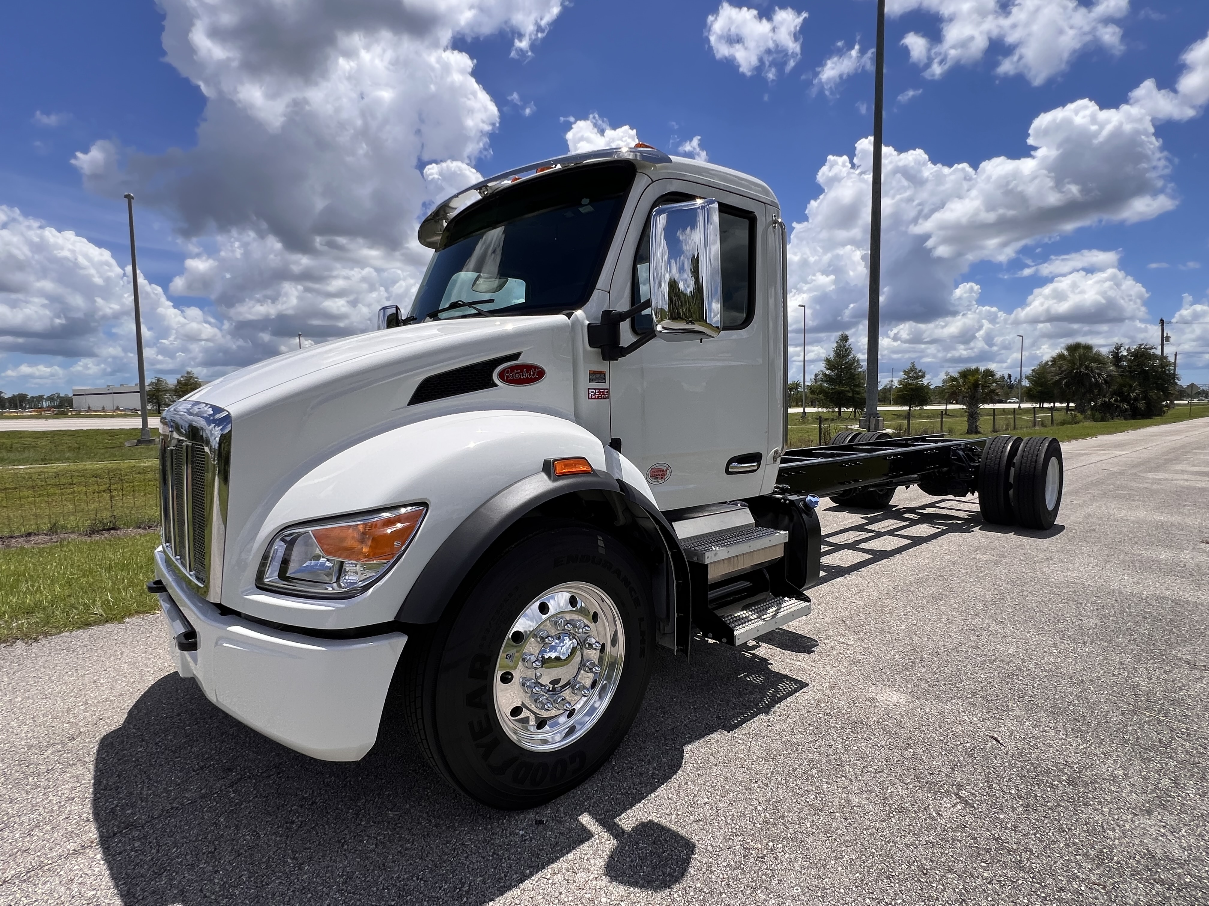 2026 Peterbilt 537