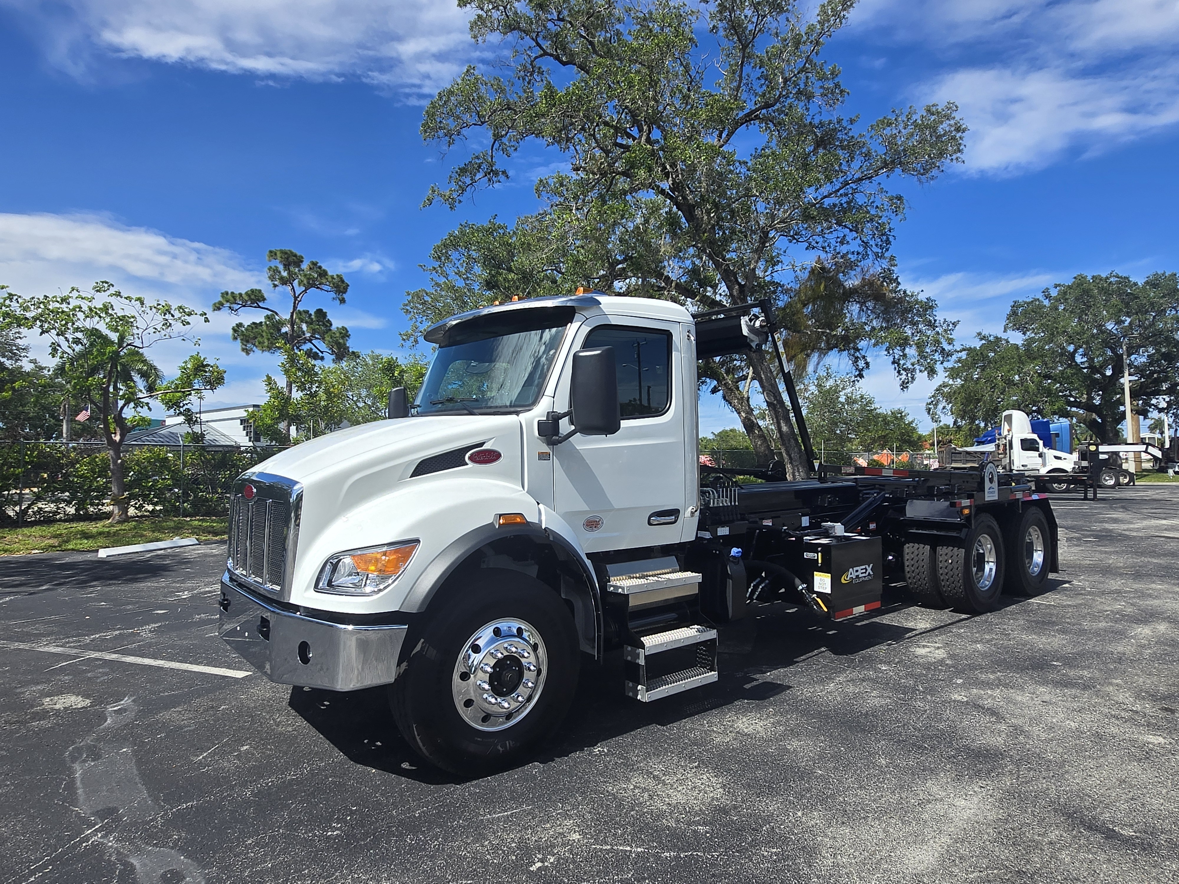 2026 Peterbilt 548