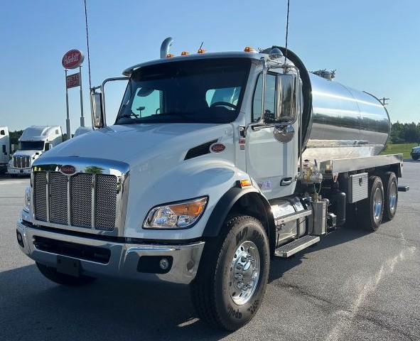 2025 Peterbilt 548