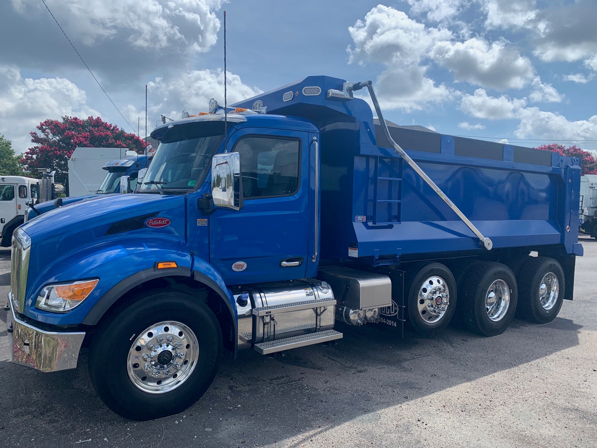 2025 Peterbilt 548