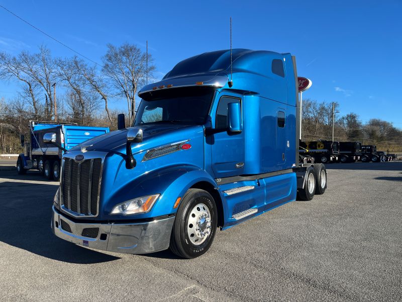 2023 Peterbilt 579