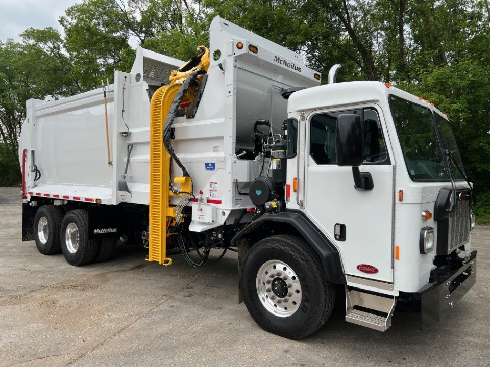 2025 Peterbilt 520