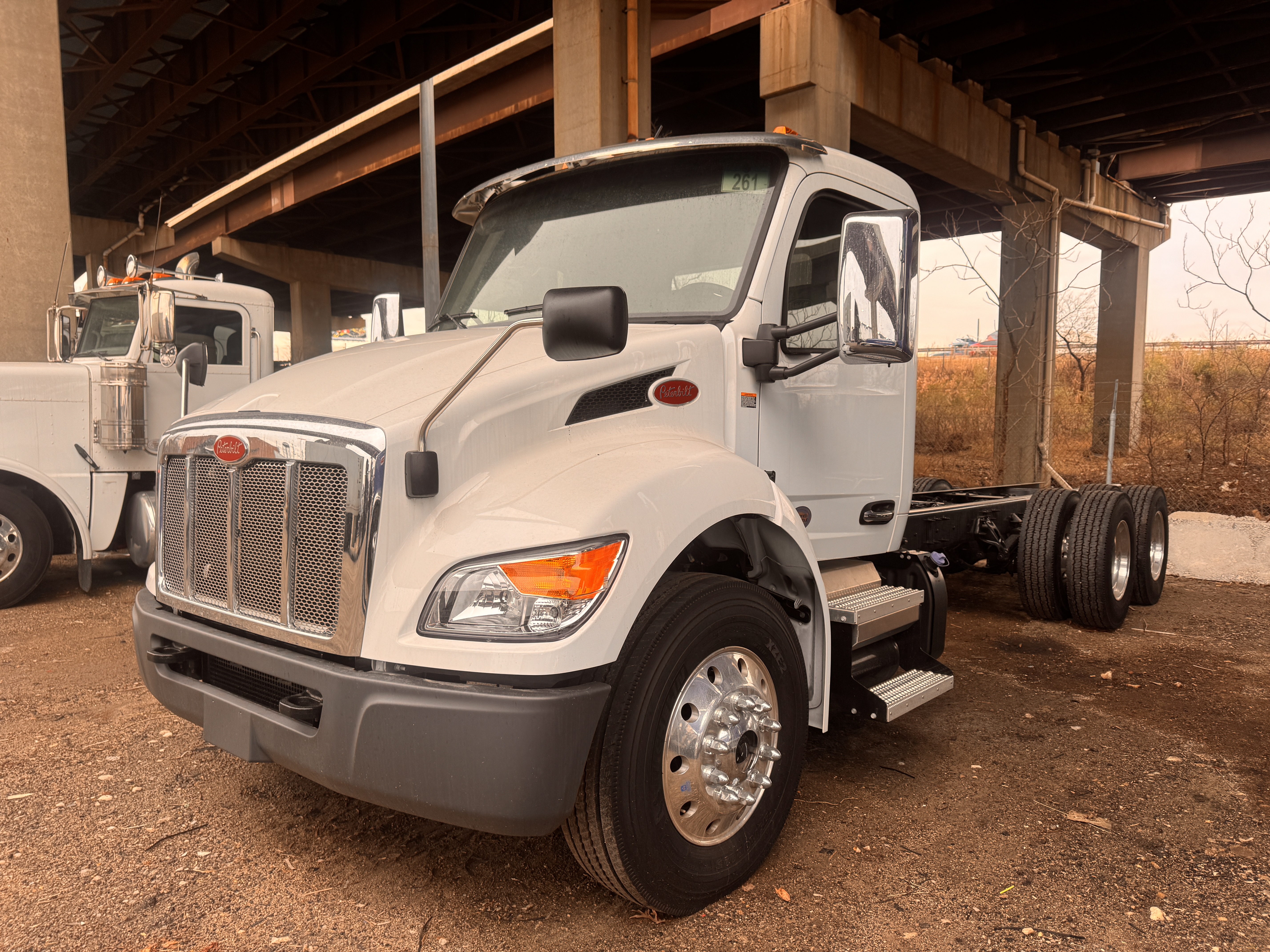 2025 Peterbilt 548