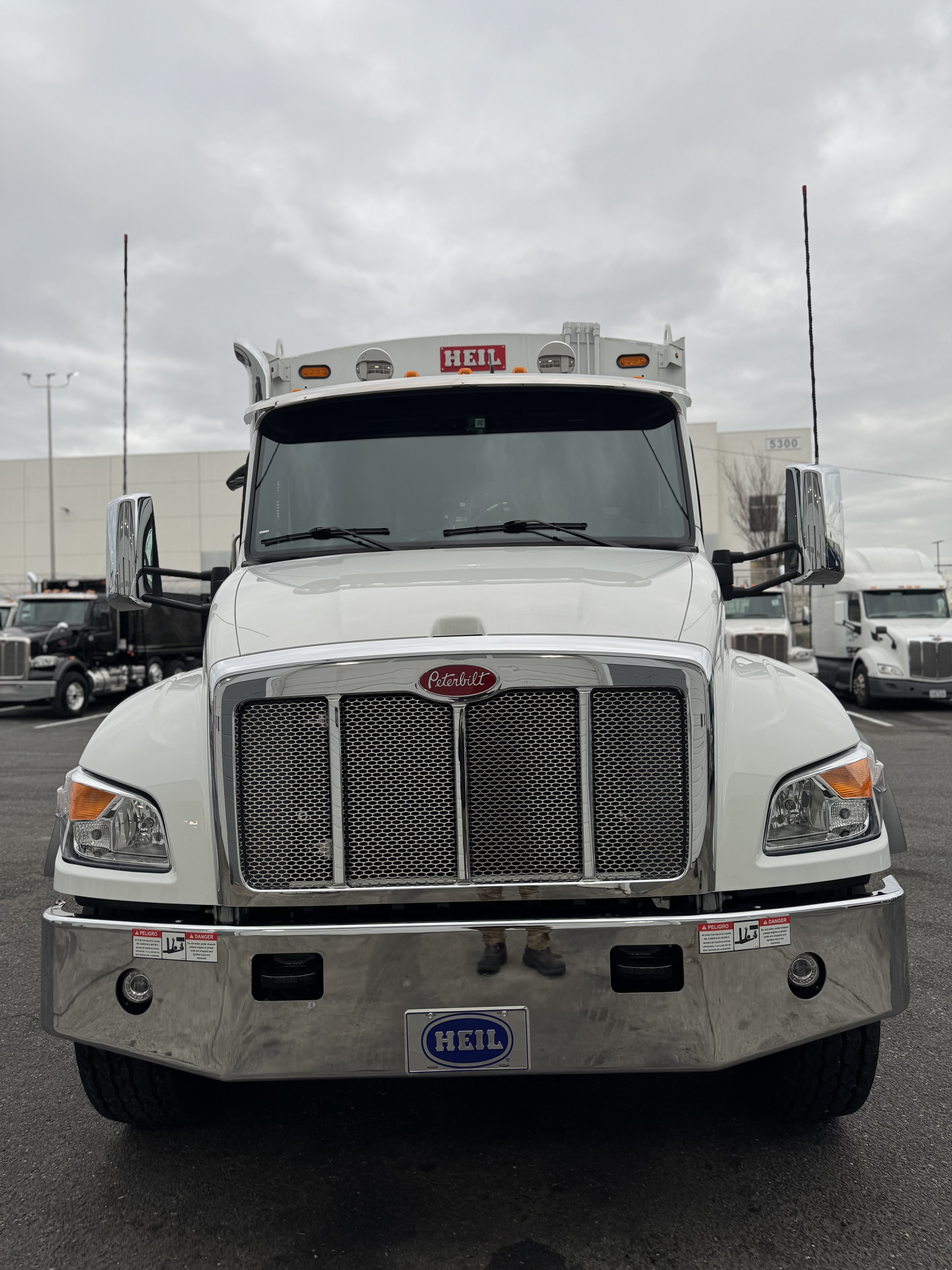 2025 Peterbilt 548
