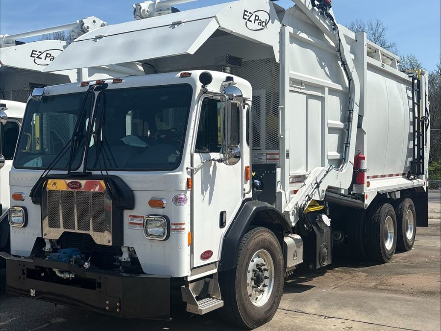 2025 Peterbilt 520