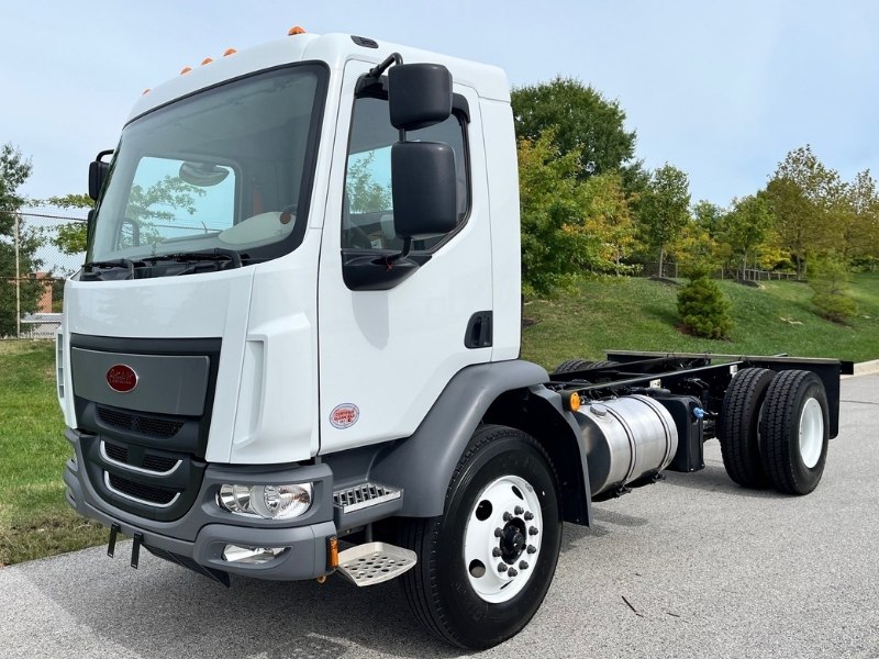 2025 Peterbilt 220