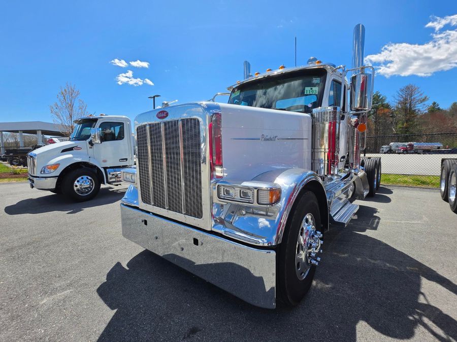 2027 Peterbilt 589