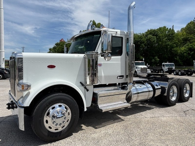 2027 Peterbilt 589