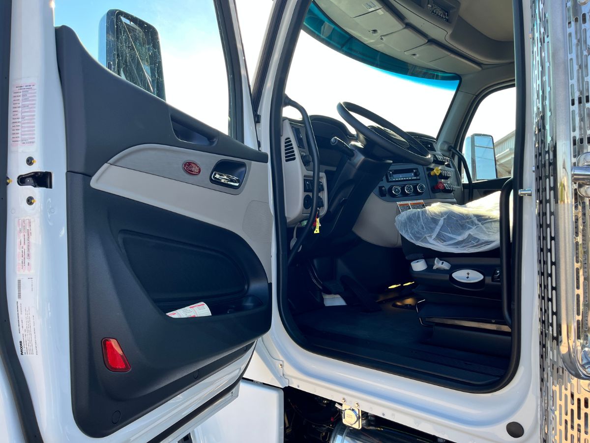2027 Peterbilt 567