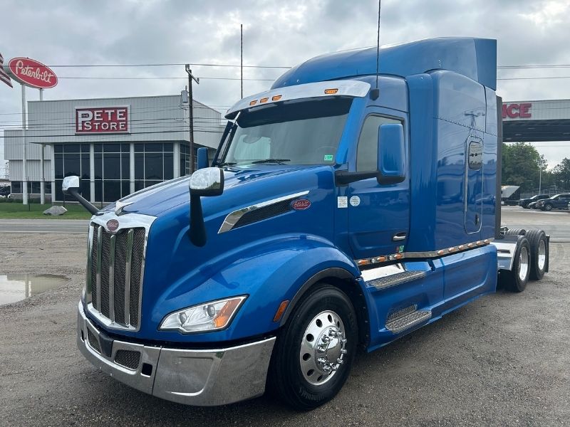 2022 Peterbilt 579
