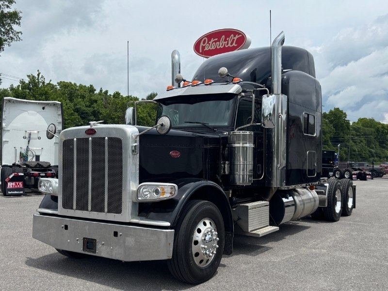 2022 Peterbilt 389
