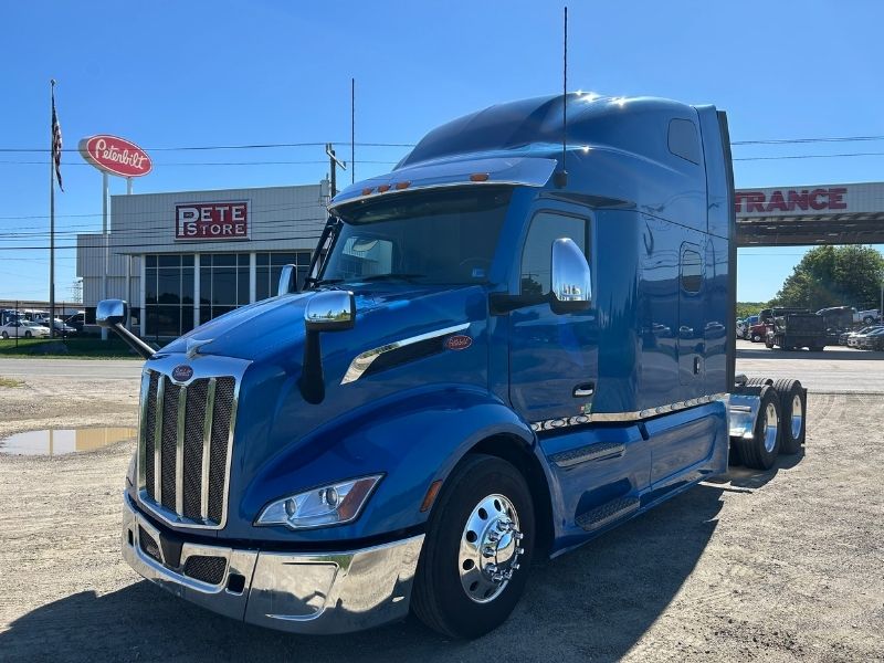 2023 Peterbilt 579