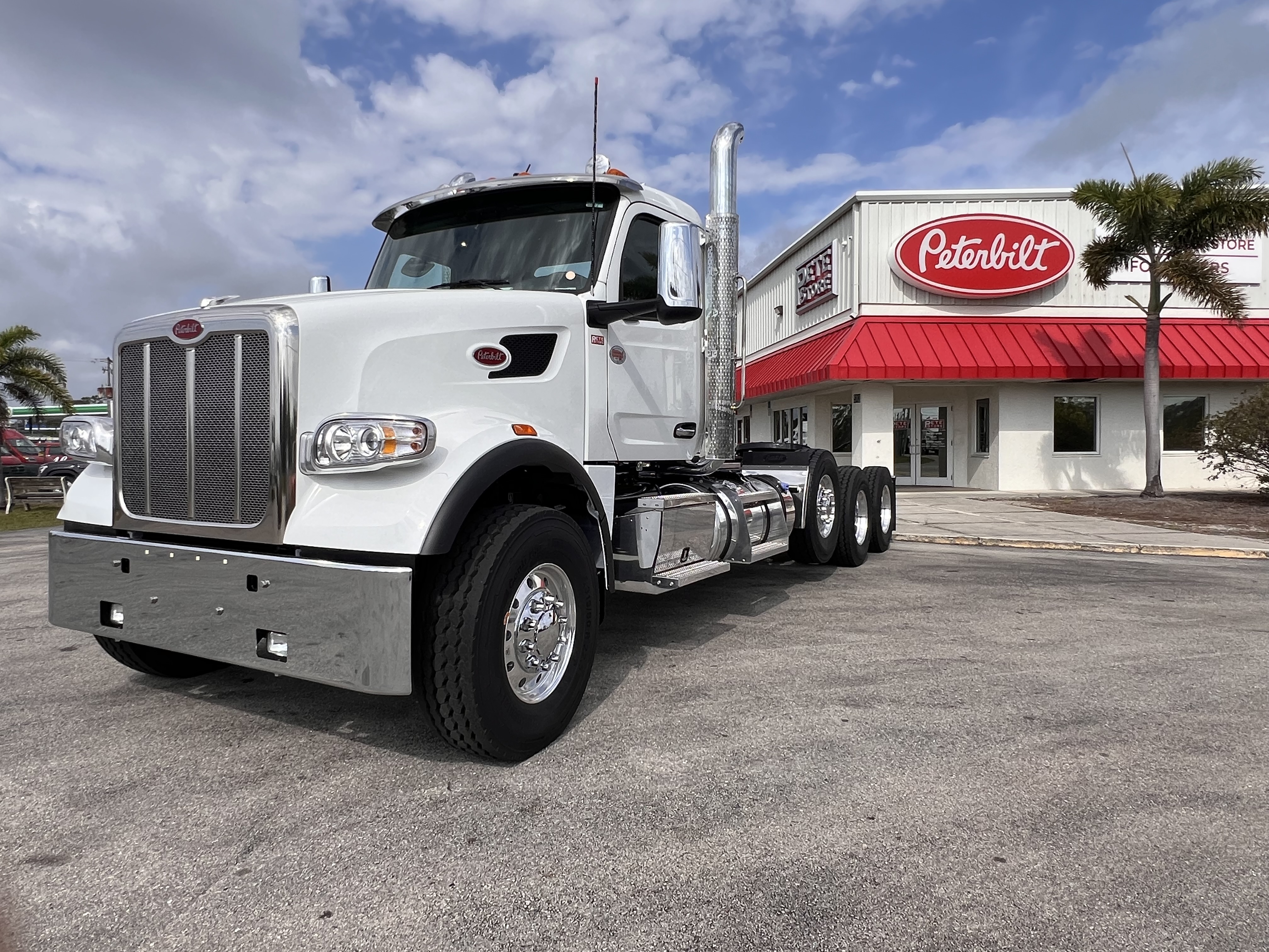 2026 Peterbilt 567